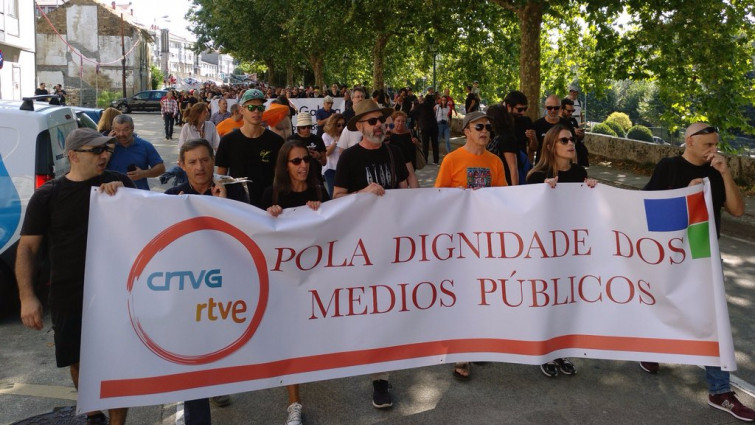 Los trabajadores de los medios públicos gallegos se manifiestan contra la manipulación informativa