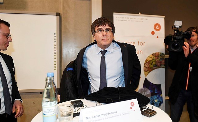 No se puede investir a Puigdemont a distancia, falla el Constitucional