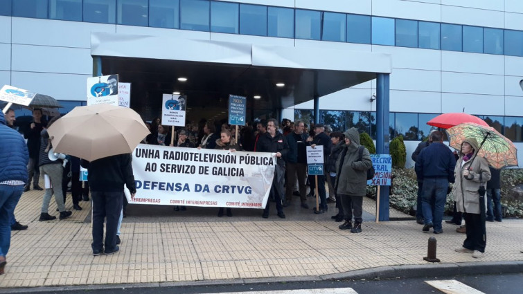 La primera jornada de huelga en la CRTVG interfiere en la programación con un seguimiento de 