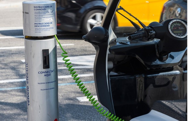 Los consumidores deben ser libres de elegir entre coches de gasolina, diesel o eléctrico; argumentan las petroleras