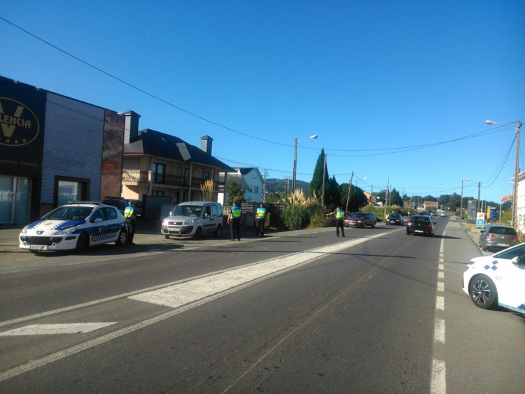 Un control en Ferrol detecta a un conductor que viajaba con un arma y cuatro plantas de marihuana