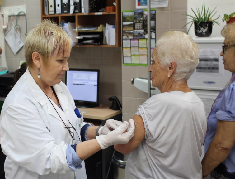 El SERGAS cifra ya en 10 los fallecidos por gripe en Galicia y espera el pico para dentro de 