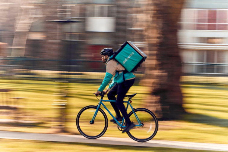 Los repartidores de Deliveroo operarán en Vigo