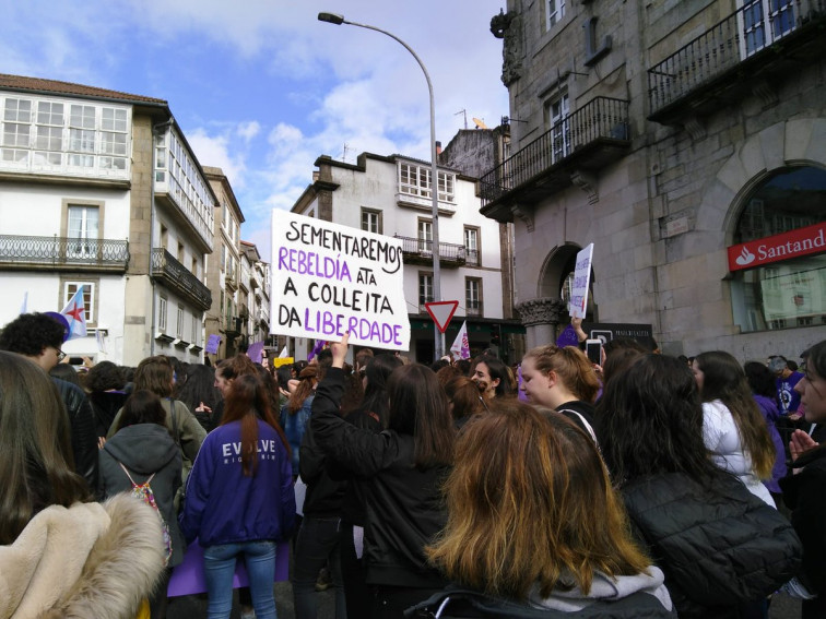 ​Mujeres, en pie. Ni un paso atrás!