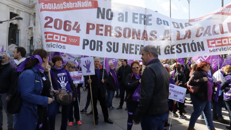 Las trabajadoras de DIA logran limitar el ERE pero siguen movilizándose