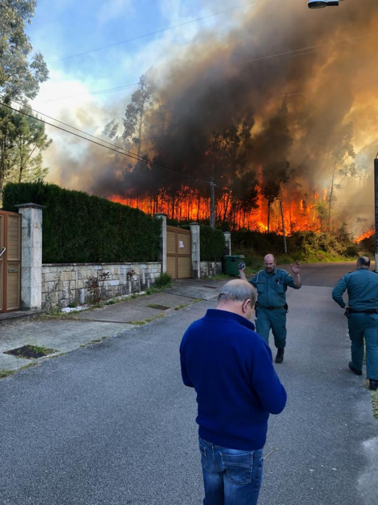 Vecinos, profesionales y oposición critican a la Xunta por no prevenir los incendios en invierno