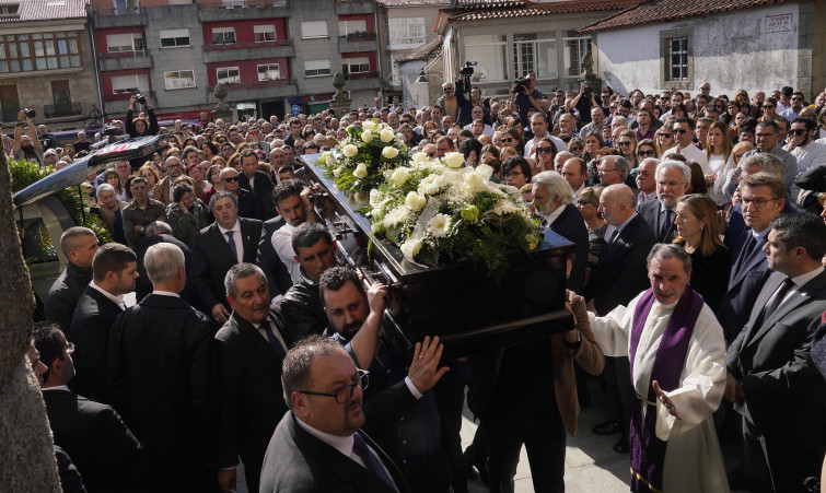 Multitudinario adiós a los dos jóvenes gallegos fallecidos en los atentados