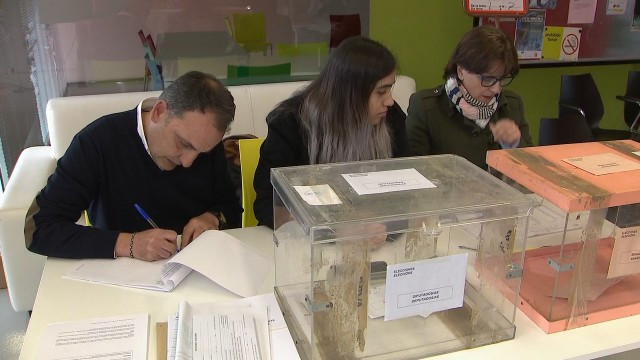 Los primeros datos apuntan a una gran participación en las elecciones en Galicia