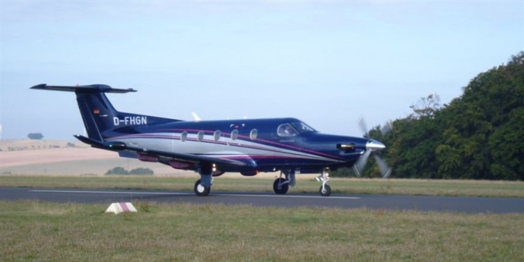 ​Alquilan una avioneta para presentarse a las oposiciones de enfermería en Madrid y Galicia el mismo día