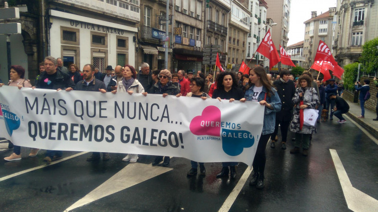 Miles de personas salen a la calle  para exigir 'Máis que nunca, Queremos Galego!'