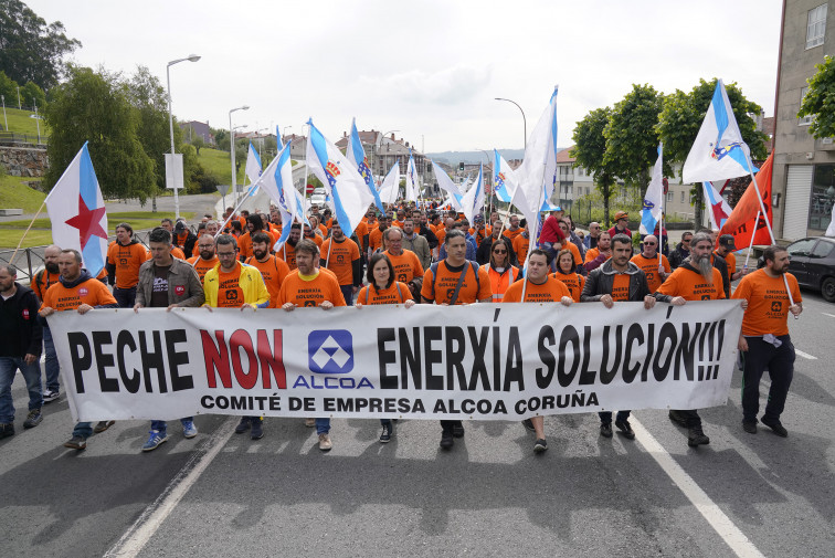 La protesta de Alcoa, Ferroatlántica y Celsia toma las calles de Santiago en defensa del empleo (vídeo)