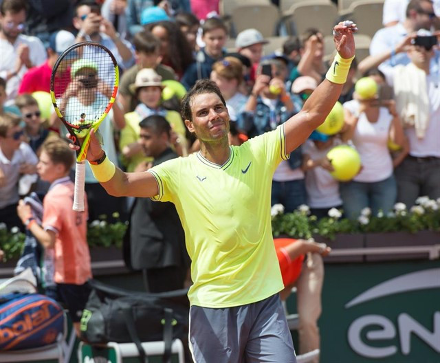 Nadal arrasa a Federer y vuelve a la final del Roland Garros