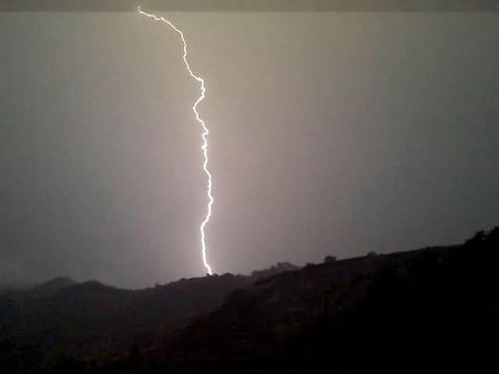 (VÍDEOS) Lugo se convierte en el pararrayos de Galicia en un día con granizadas abundantes