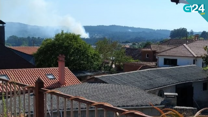 Un incendio en Cualedro quema al menos 21 hectáreas