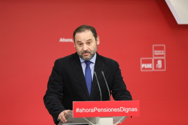 La investidura abre grietas en el PSOE: Ábalos pierde la confianza de Sánchez