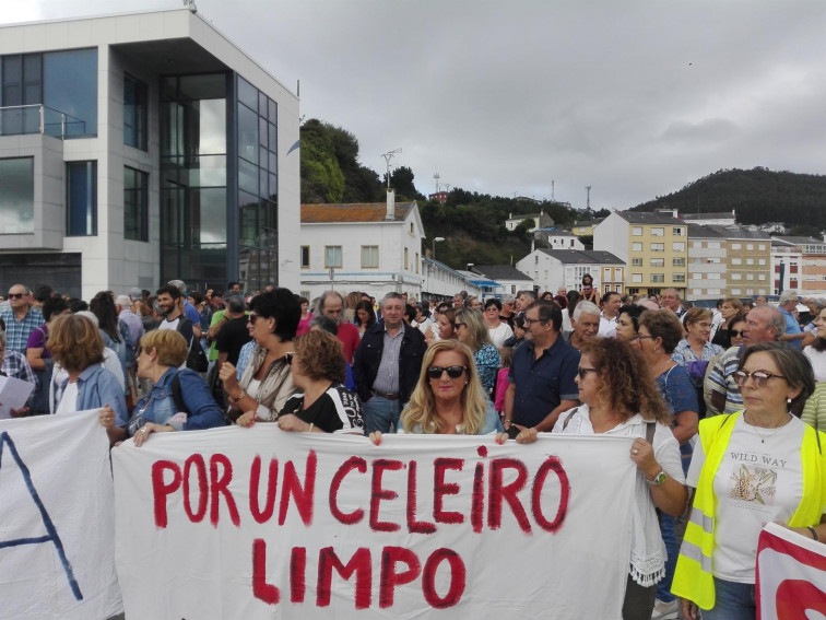 Casi 2.000 manifestantes llenan las calles de Viveiro para que arreglen la Depuradora