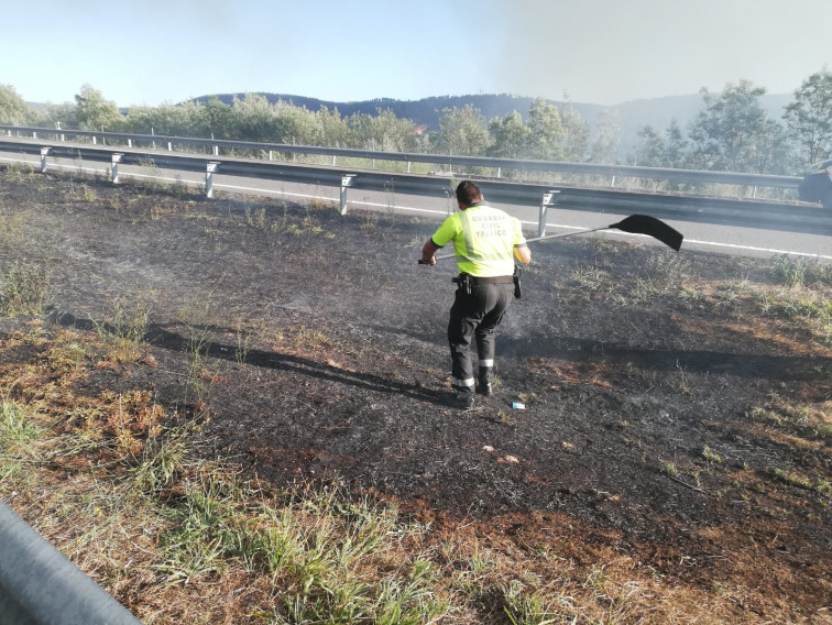 (Vídeos) Al menos tres incendios forestales en la provincia de Ourense