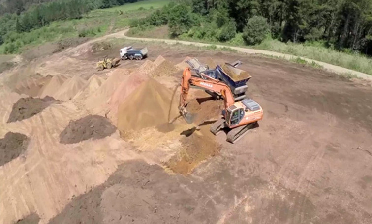 26 granjas perjudicadas por la mina de Erimsa en Xanceda, Mesía