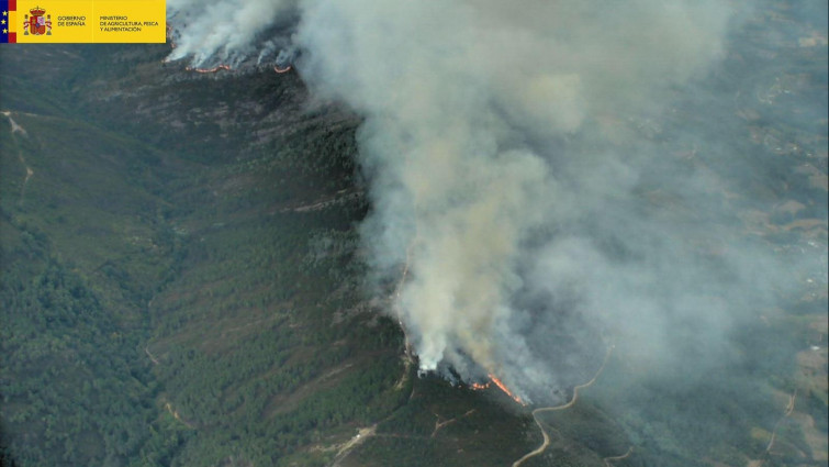 Extinguidos los fuegos de Begonte, A Gudiña, Chandrexa y Riós tras quemar 750 hectáreas; controlado el de Quiroga