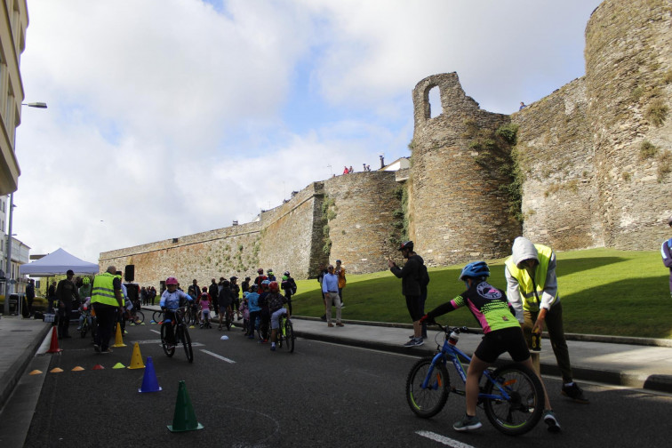 Lugo da el primer paso para retirar el tráfico rodado de la Ronda da Muralla con el inicio de la peatonalización