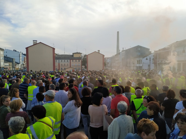 Manifestación en As Pontes (A Coruña) en defensa del empleo en la central