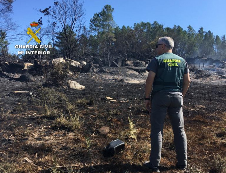 Una barbacoa, posible causa de un incendio forestal en Cangas