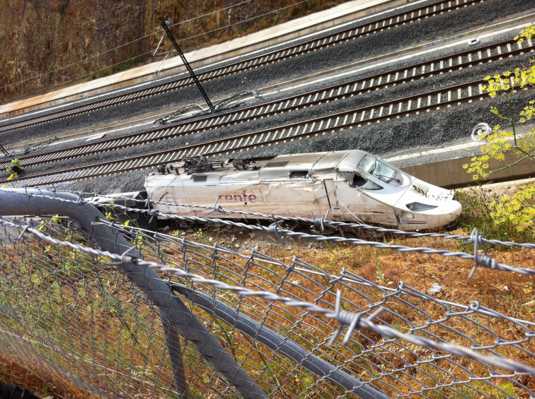 Talgo ordenó borrar pruebas de averías en el Alvia media hora después del accidente de Angrois,  confiesa un empleado