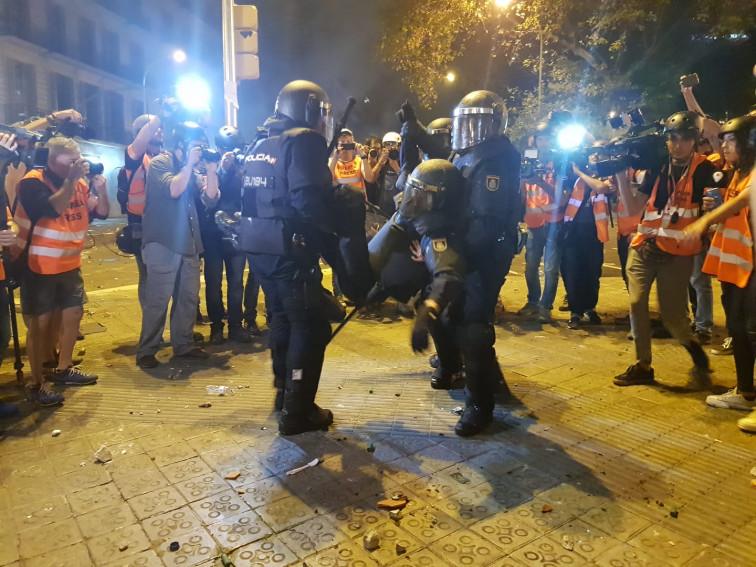 La violencia en Barcelona aumenta y hay un policía herido grave