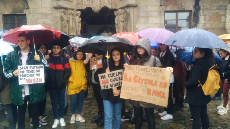 'Fuera machismo de la USC': alumnos piden a la universidad la expulsión de Luciano Méndez