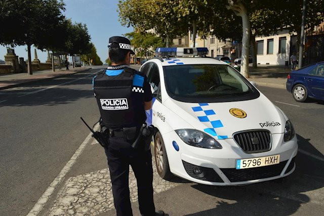 Cuatro días tirada en el pasillo de su casa hasta que la rescató la Policía Local de Cedeira