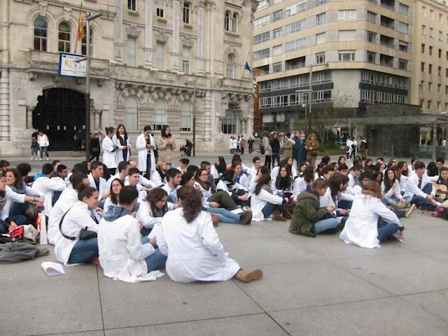 La USC contra las cuerdas: huelga indefinida de estudiantes de Medicina desde el 5 de noviembre