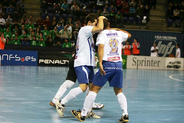 Pesar en el fútbol sala gallego por la muerte de un jugador durante un partido