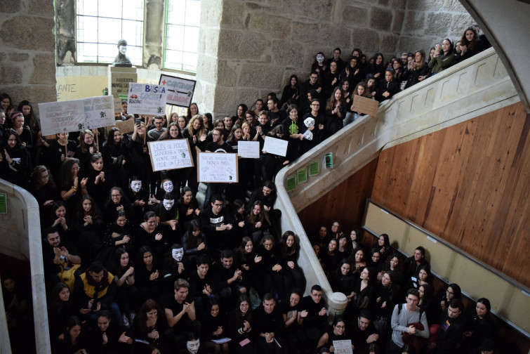 (VÍDEO) Respuesta multitudinaria a huelga de los alumnos de Medicina