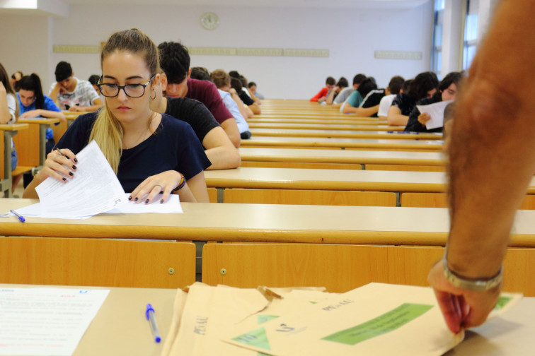 La Xunta obligada a dar marcha atrás en su intento por privatizar las universidades gallegas, que se oponen a su plan