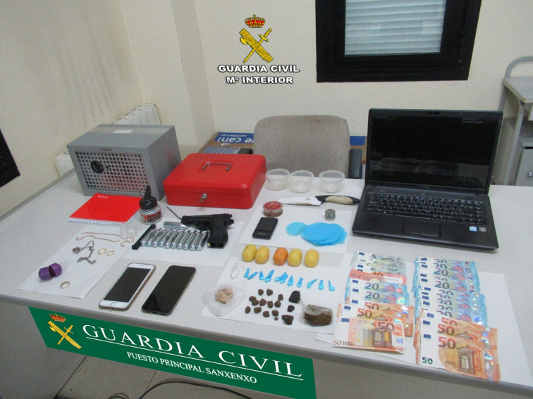 Desmantelan un narcopiso en O Grove e incautan 300 dosis de distintas drogas