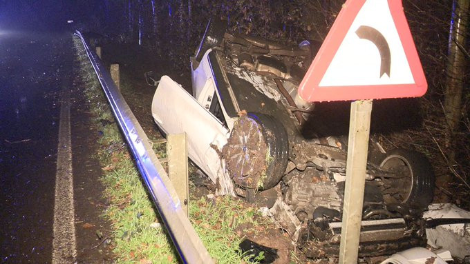 Coche accidentado en O Pino en una imagen de la CRTVG