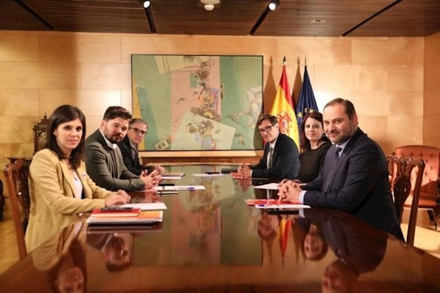 ​Sin pasos definitivos para alcanzar la investidura en la última reunión entre ERC y PSOE