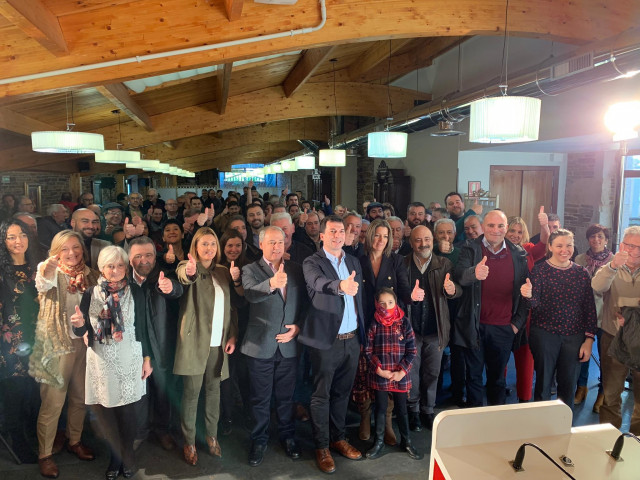 Gonzalo Caballero en un acto con militantes en Lugo