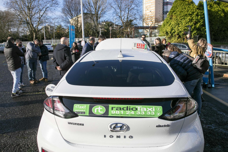 El primer taxi eléctrico de Galicia ya funciona en A Coruña