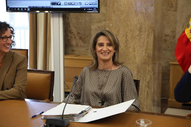 La candidatura del marido de Teresa Ribera para presidente de la CNMC pone al Gobierno ante su primera crisis