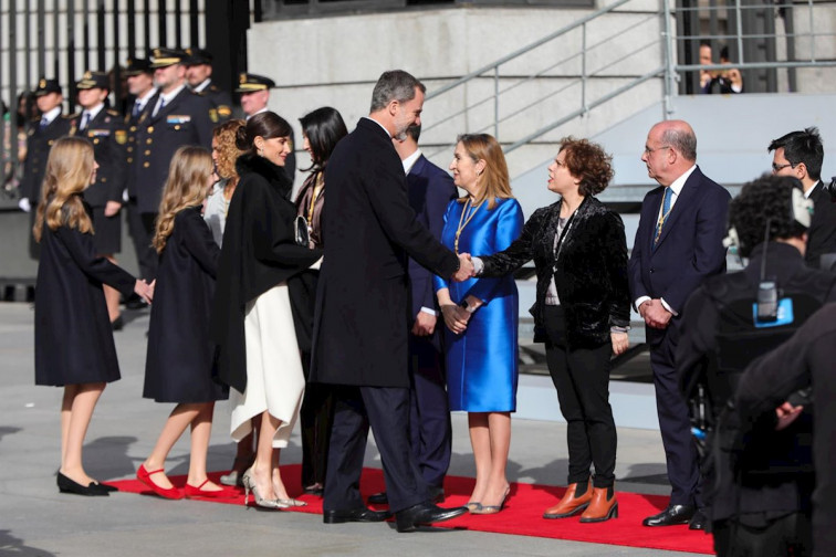 ​Felipe VI apuesta por el debate y el diálogo con la Constitución como 