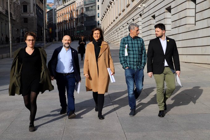 Nestor Rego y otros diputados que no asistieron al discurso del Rey en el Parlamento