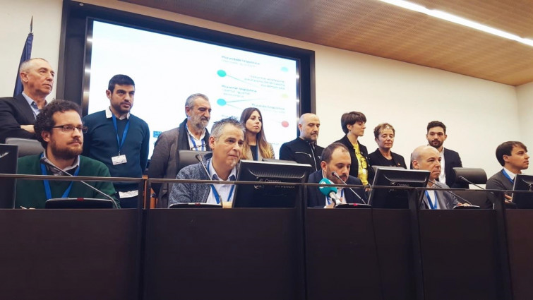 A Mesa presente en el Congreso de los Diputados para exigir 