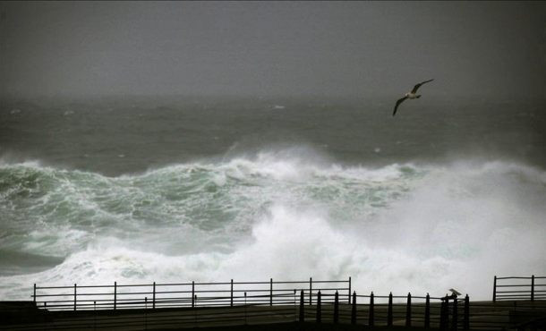 Jornada inestable con lluvia y viento fuerte en el mar hoy en Galicia