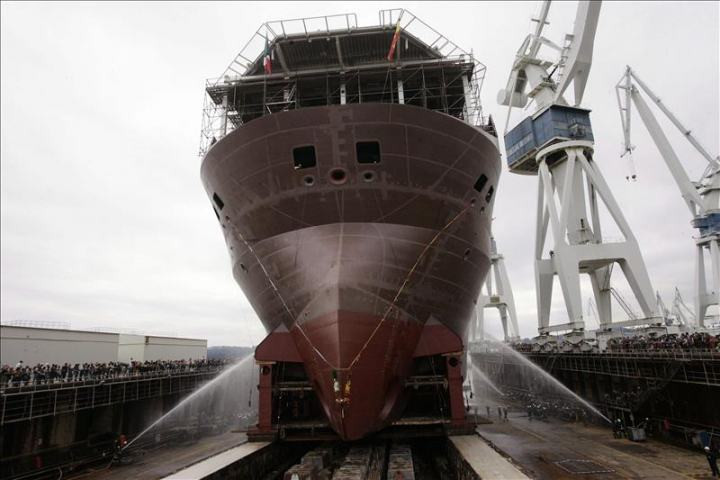 Navantia Ferrol bota el primer buque flotel para la petrolera mexicana Pemex en una jornada 