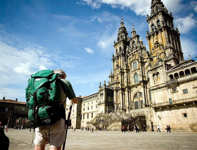 ​El coronavirus, el indeseado peregrino que pone en jaque al turismo gallego y al Xacobeo 2021