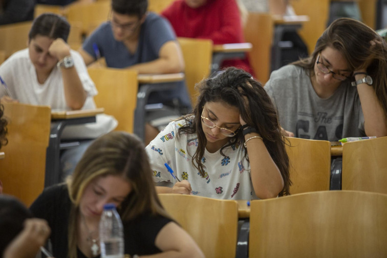 Unanimidad de los actores de la educación española para aplazar la Selectividad, pero sin fijar fechas para su celebración