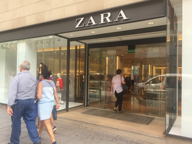 Zara, Inditex, ropa, moda, escaparate, tienda