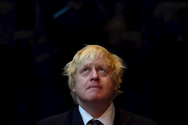 Boris Johnson, que se negaba a tomar medidas, da positivo por coronavirus