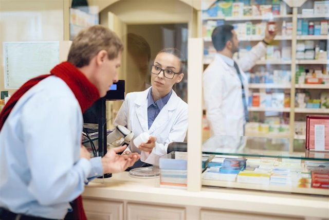 Farmacia cristalera seguridad